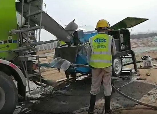 如何安全操作液壓混凝土濕噴機？